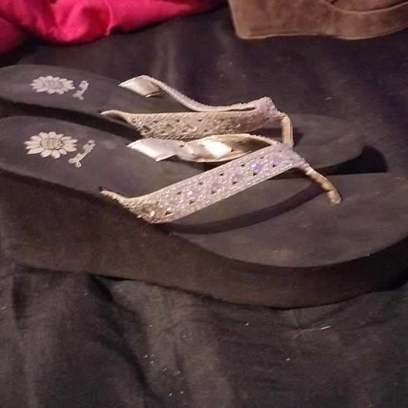 Sandals - Picture 4 of 4